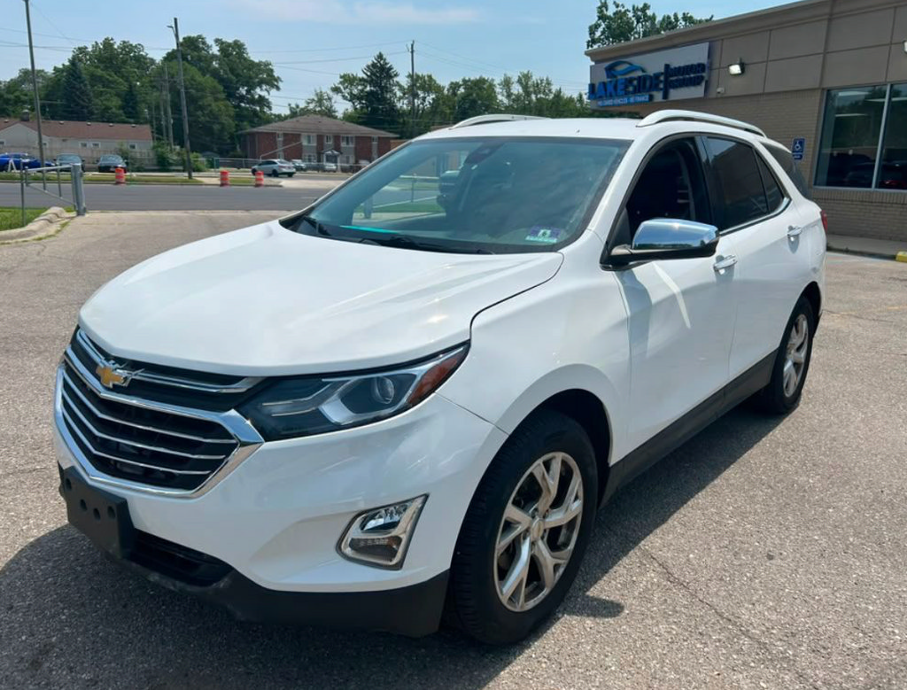 Used 2018 Chevrolet Equinox Premier w/ LPO, Cargo Package AWD/4WD image 7