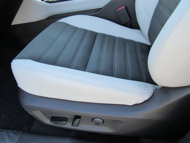 New 2026 Mitsubishi Outlander SE FWD image 13