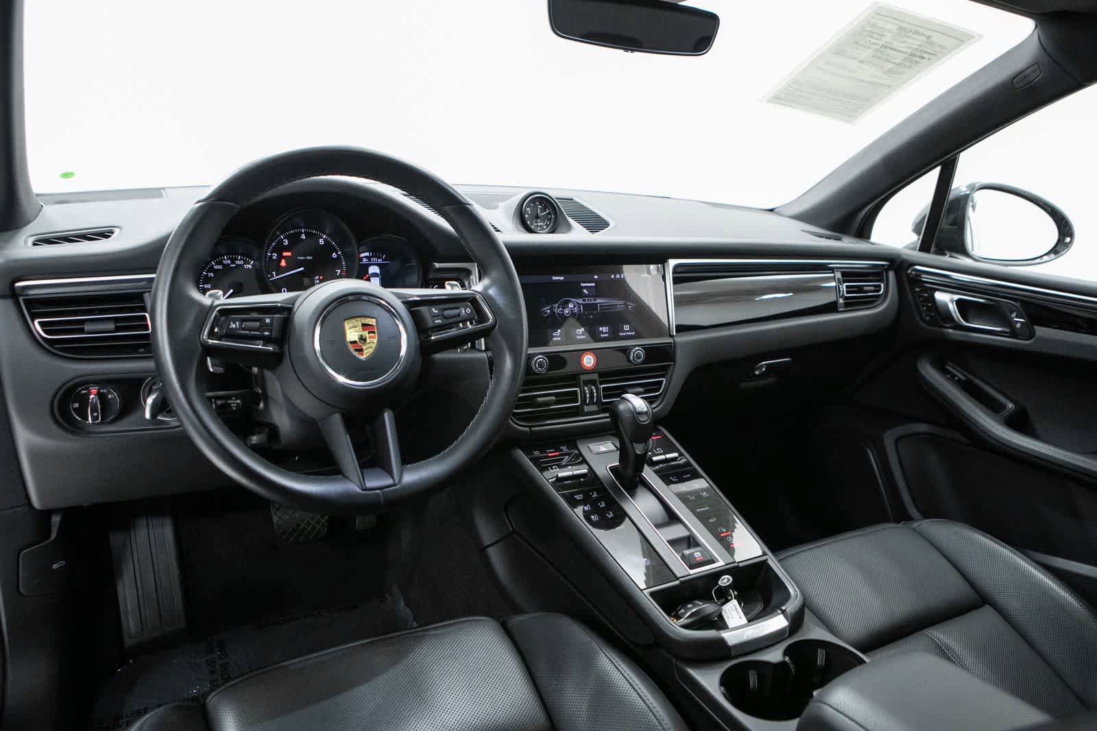 Certified 2023 Porsche Macan AWD/4WD image 13