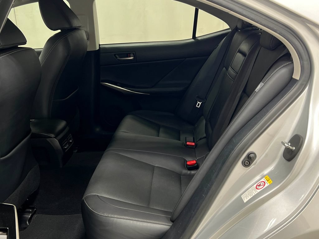Used 2017 Lexus IS 200t w/ Premium Package RWD image 32
