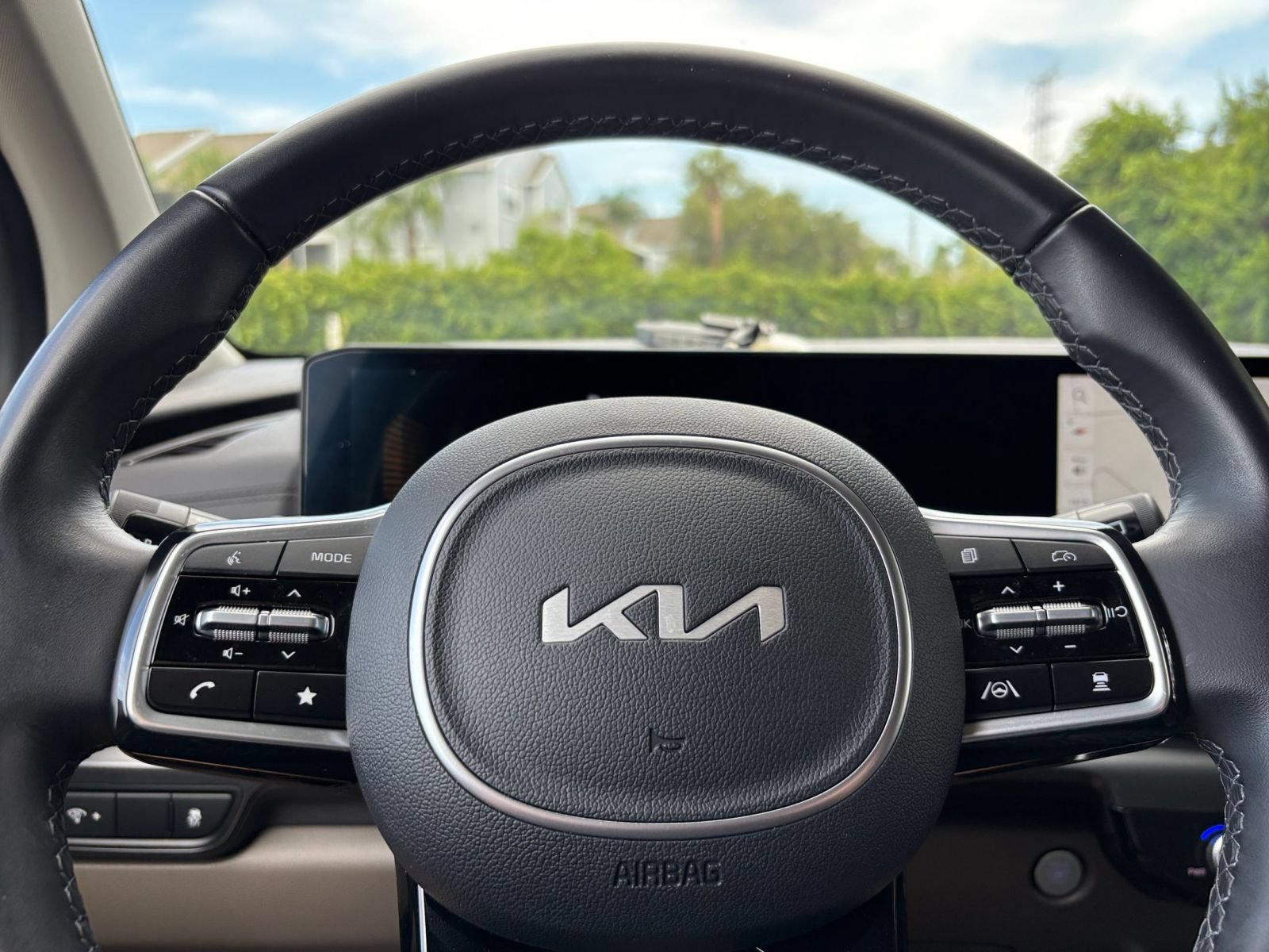 Used 2026 Kia Carnival FWD image 30