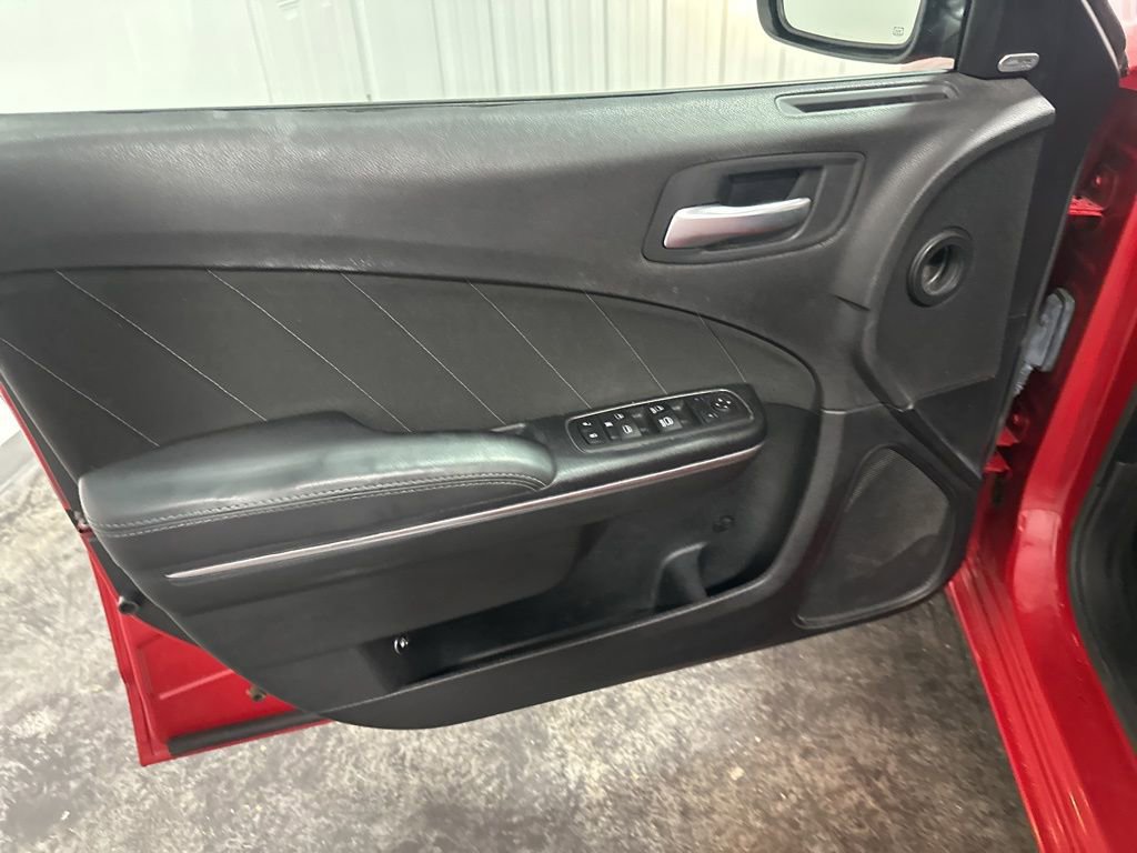 Used 2016 Dodge Charger SXT w/ Navigation & Travel Group AWD/4WD image 10