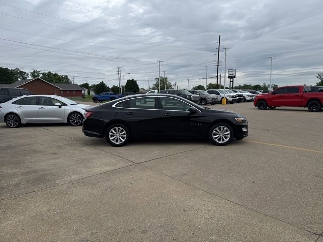 Used 2019 Chevrolet Malibu LT w/ Leather Package FWD image 8