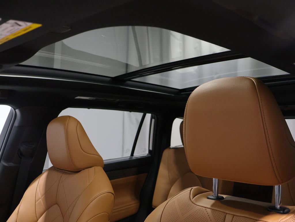 Used 2025 Toyota Highlander Platinum image 10