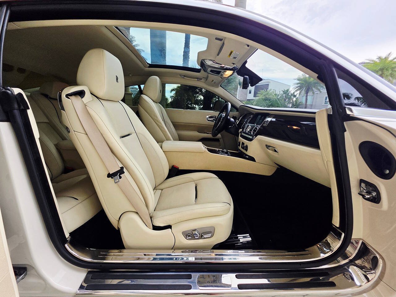 Used 2014 Rolls-Royce Wraith RWD image 13