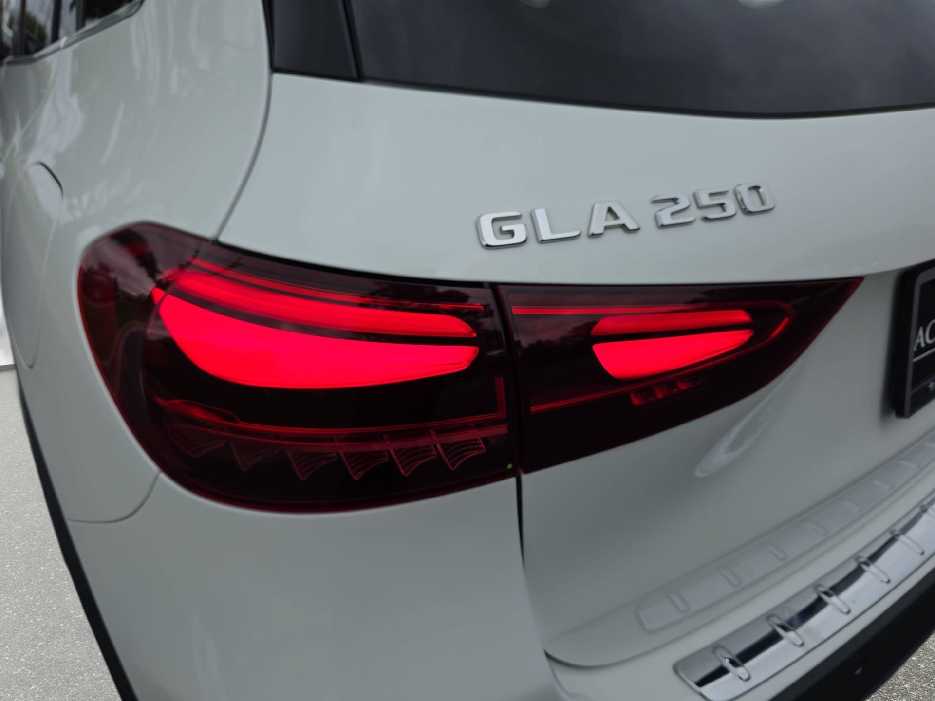 Used 2025 Mercedes-Benz GLA 250 image 32