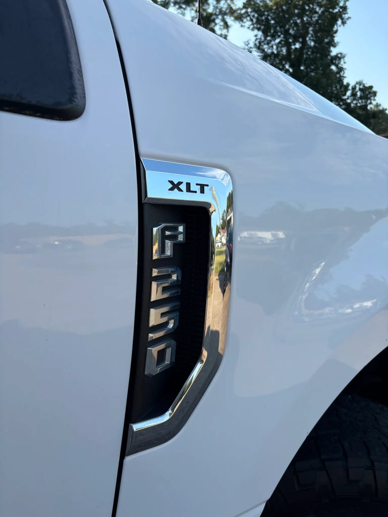 Used 2018 Ford F250 XLT w/ XLT Premium Package AWD/4WD image 47
