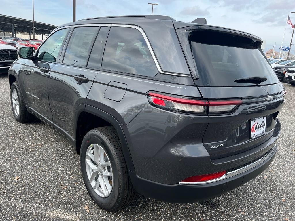 New 2025 Jeep Grand Cherokee Laredo X w/ Luxury Tech Group I AWD/4WD image 28