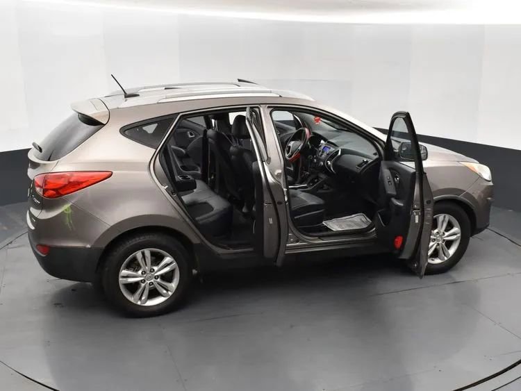Used 2011 Hyundai Tucson GLS image 6