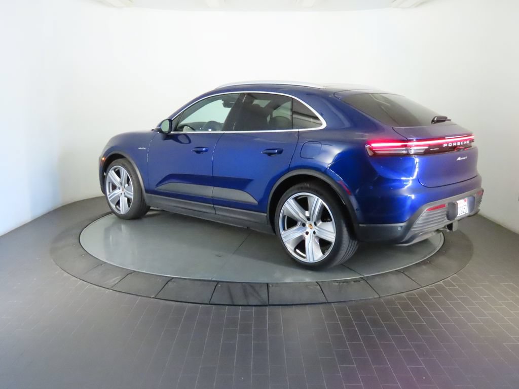 Certified 2024 Porsche Macan 4 Electric AWD/4WD image 3