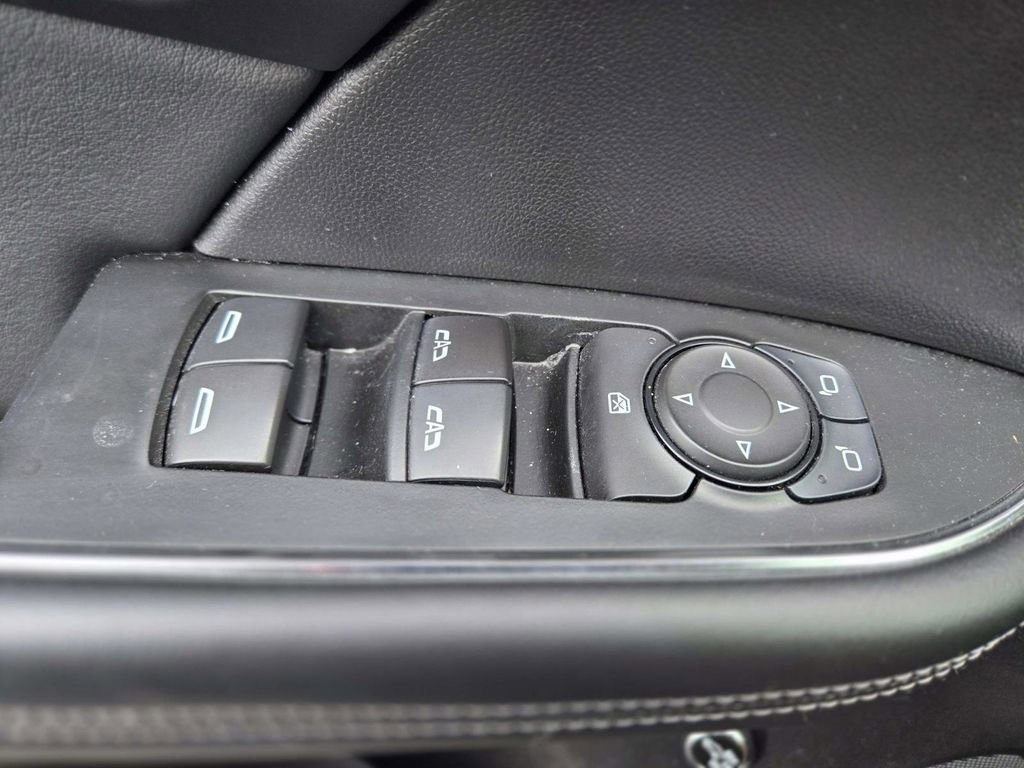 Used 2022 Buick Envision Essence w/ Technology Package I image 35