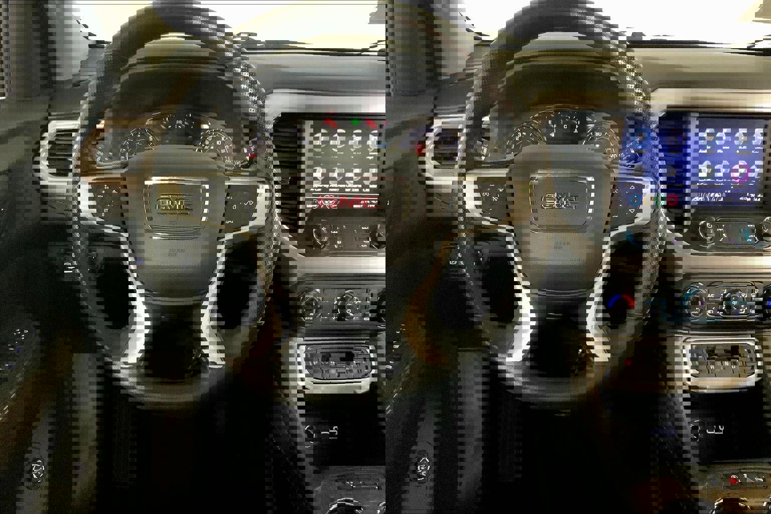 Used 2023 GMC Acadia SLE w/ Driver Convenience Package image 5