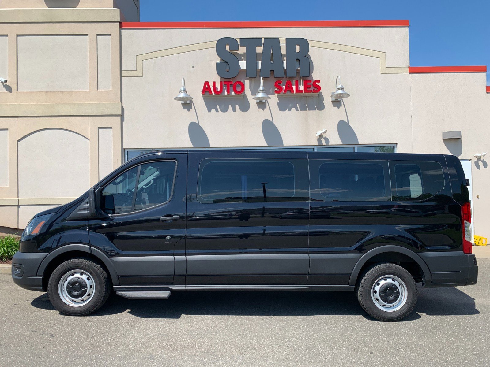 Used 2023 Ford Transit 350 XL RWD image 5
