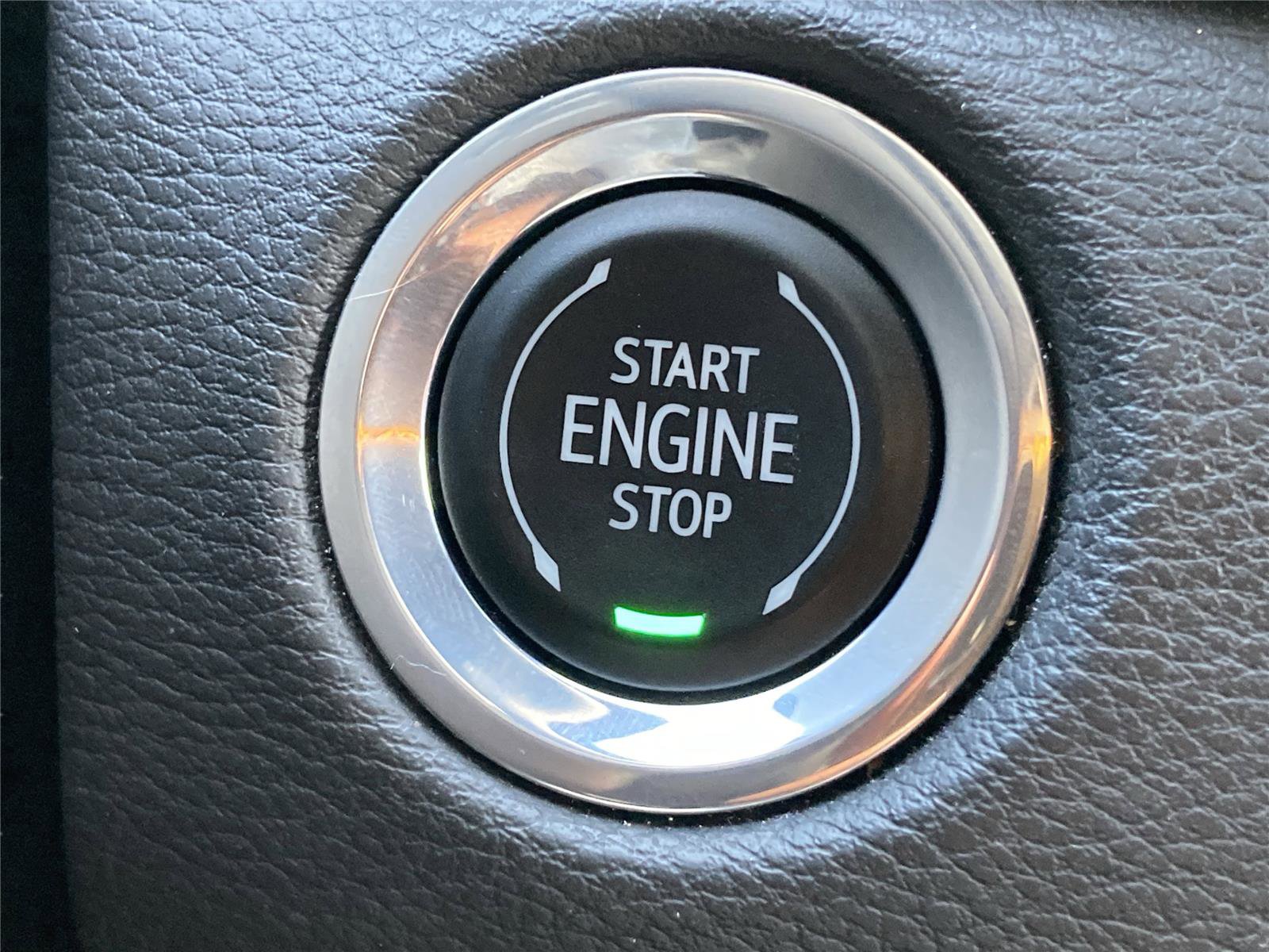 Used 2024 Cadillac XT4 Premium Luxury image 17