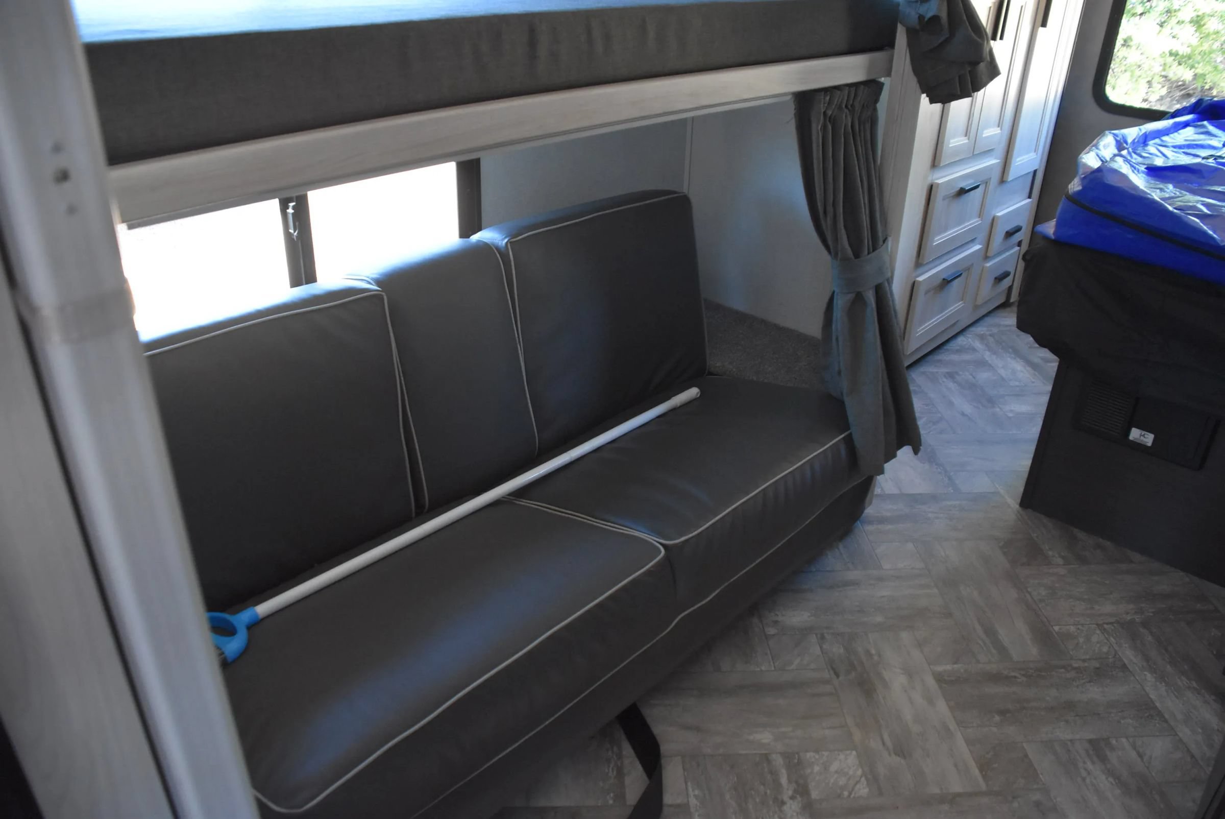 Used 2022 Ford E-450 and Econoline 450 Super Duty w/ Motorhome Prep Package RWD image 21