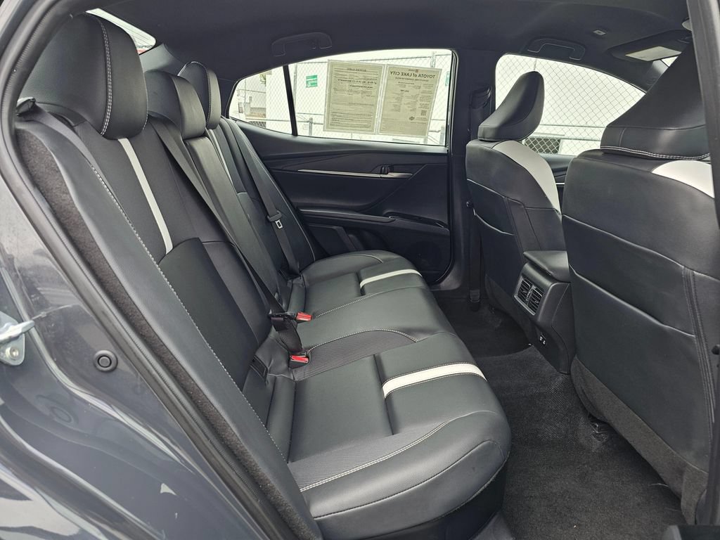 Used 2025 Toyota Camry SE FWD image 13