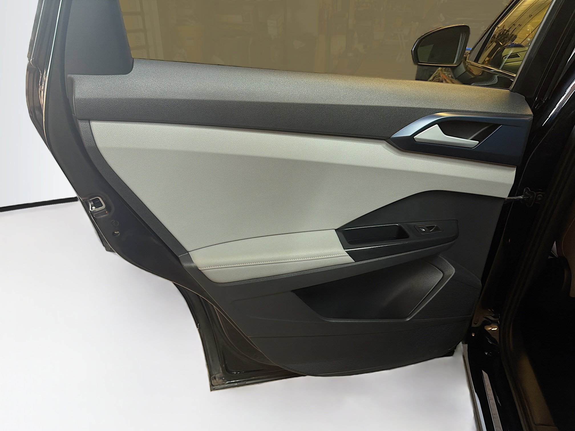 Used 2024 Volkswagen Taos SE image 27