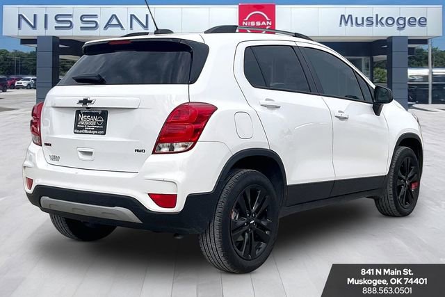 Used 2022 Chevrolet Trax LT w/ Redline Edition AWD/4WD image 5