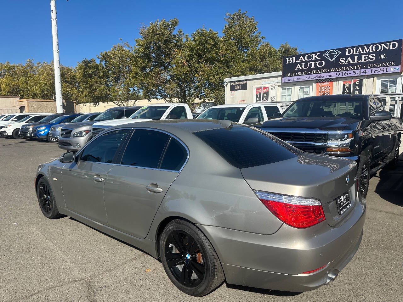 Used 2010 BMW 528i Sedan RWD image 4
