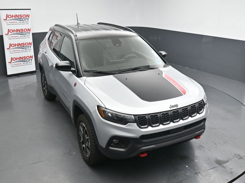 Used 2024 Jeep Compass Trailhawk AWD/4WD image 10