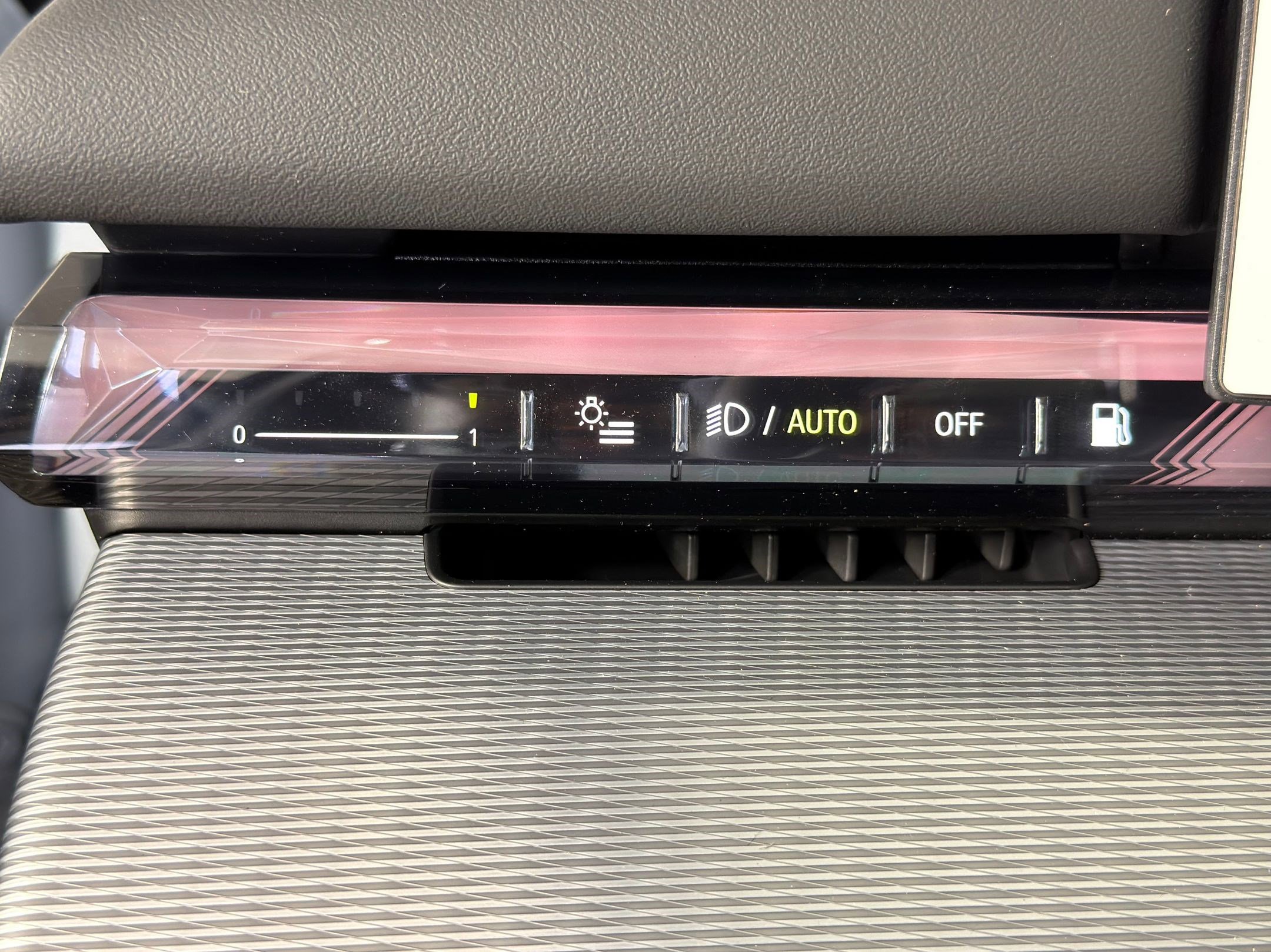 New 2026 BMW 550e xDrive w/ Executive Package image 18