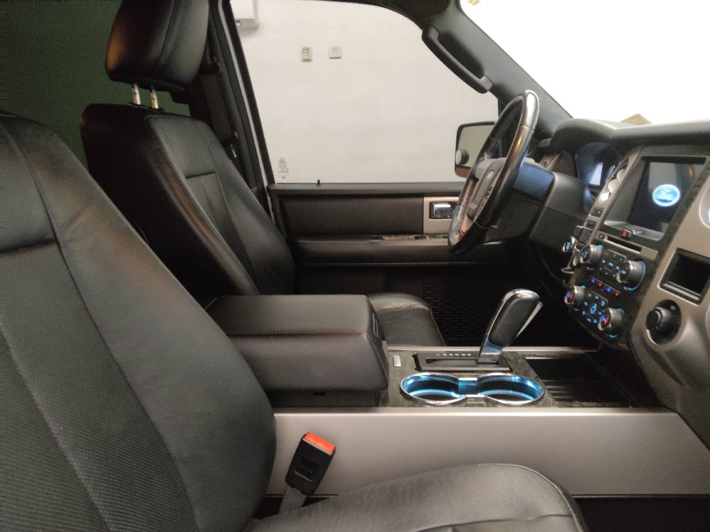 Used 2017 Ford Expedition EL Limited w/ Equipment Group 301A RWD image 21