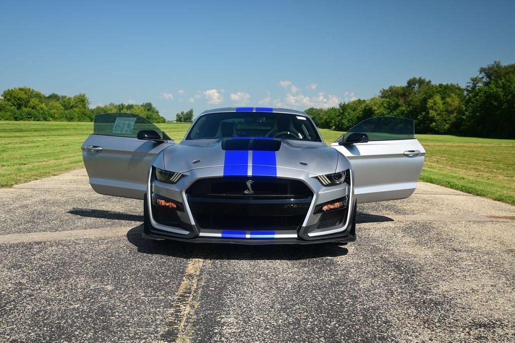 Used 2022 Ford Mustang Shelby GT500 w/ Technology Package RWD image 13