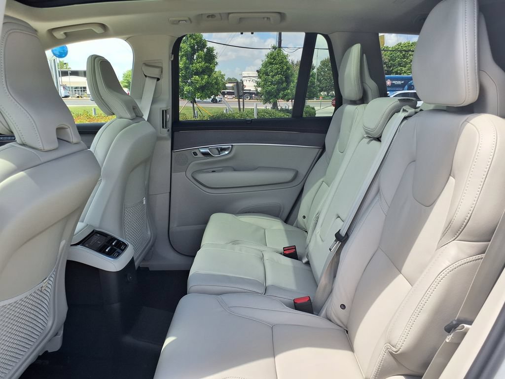 New 2026 Volvo XC90 T8 Ultra w/ Protection Package Premier AWD/4WD image 16