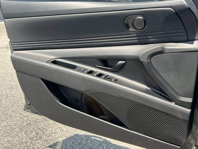 Certified 2025 Hyundai Elantra Sport FWD image 29