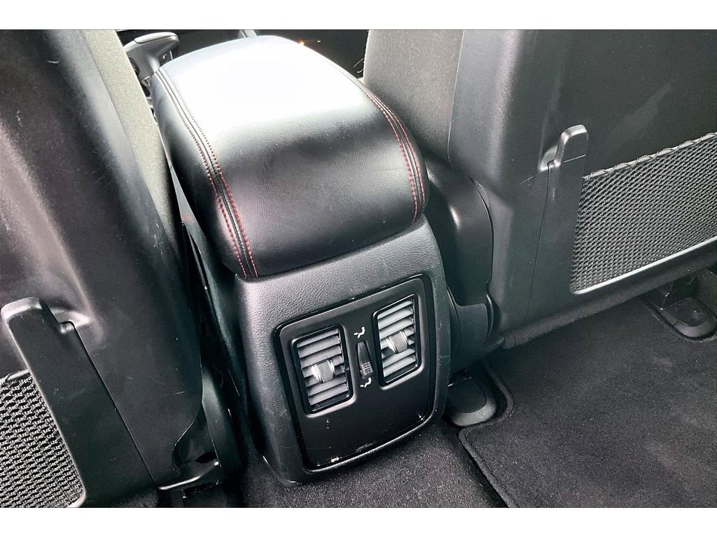 Certified 2025 Dodge Durango GT image 30