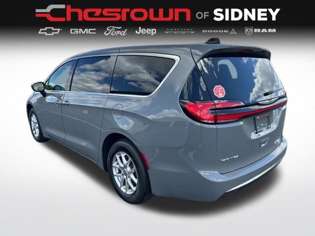 Used 2025 Chrysler Pacifica Select FWD image 6