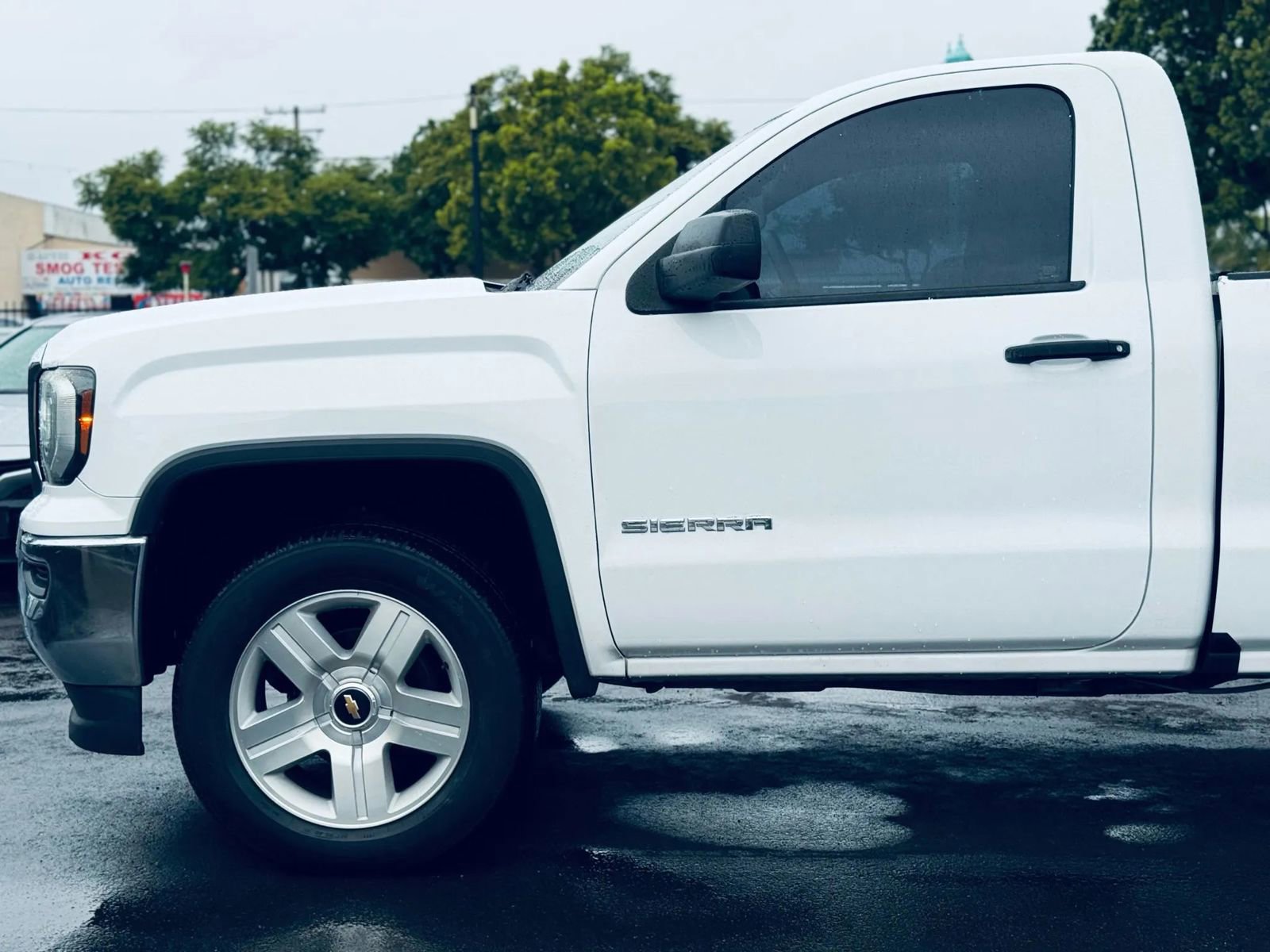 Used 2017 GMC Sierra 1500 2WD Regular Cab image 7