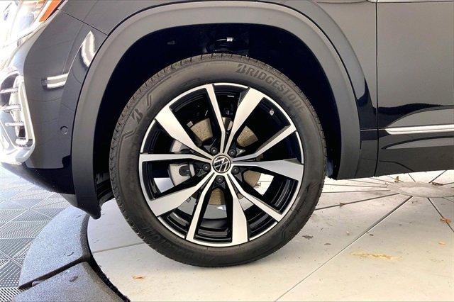 New 2026 Volkswagen Atlas Cross Sport SEL Premium R-Line image 12