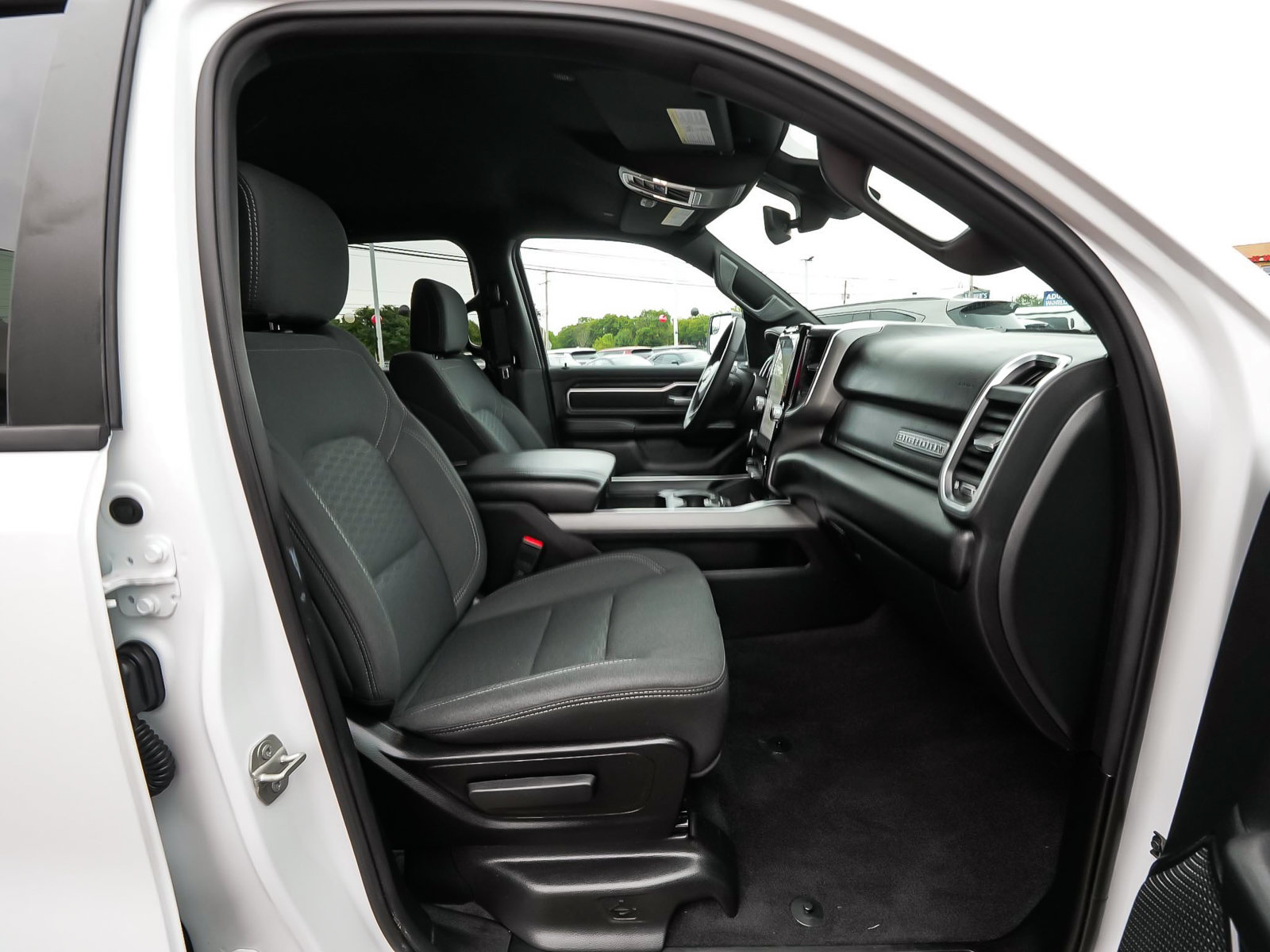 Used 2025 RAM 1500 Big Horn AWD/4WD image 42