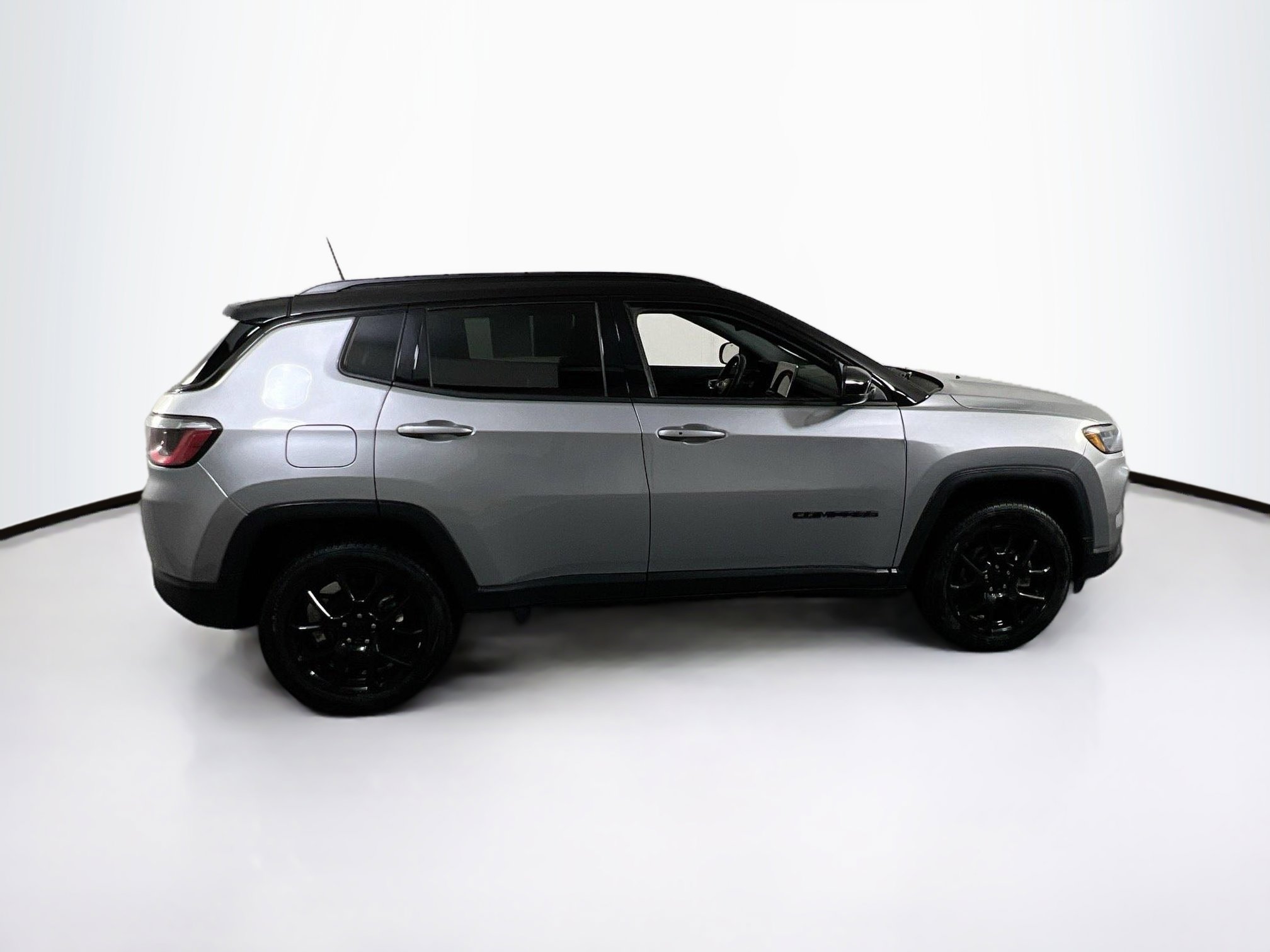 Used 2022 Jeep Compass Altitude w/ Convenience Group image 4