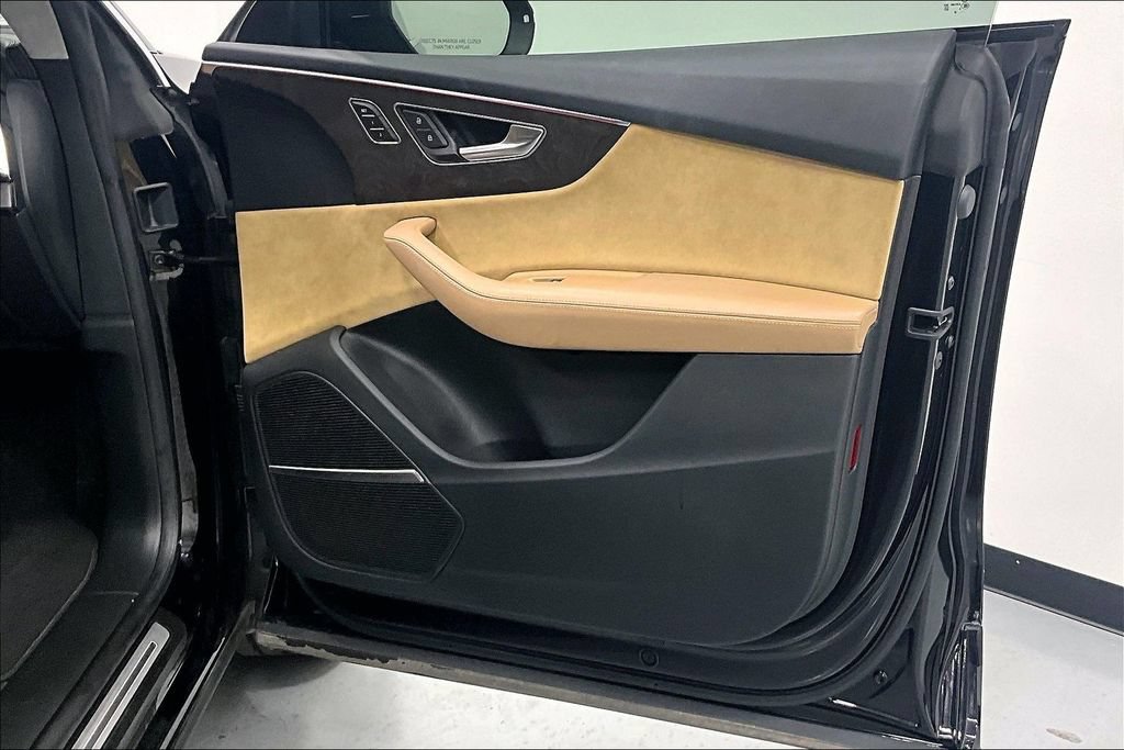 Used 2019 Audi Q8 Prestige AWD/4WD image 19
