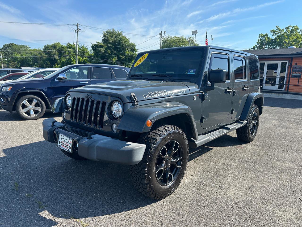 Used 2017 Jeep Wrangler Unlimited Sahara AWD/4WD image 1