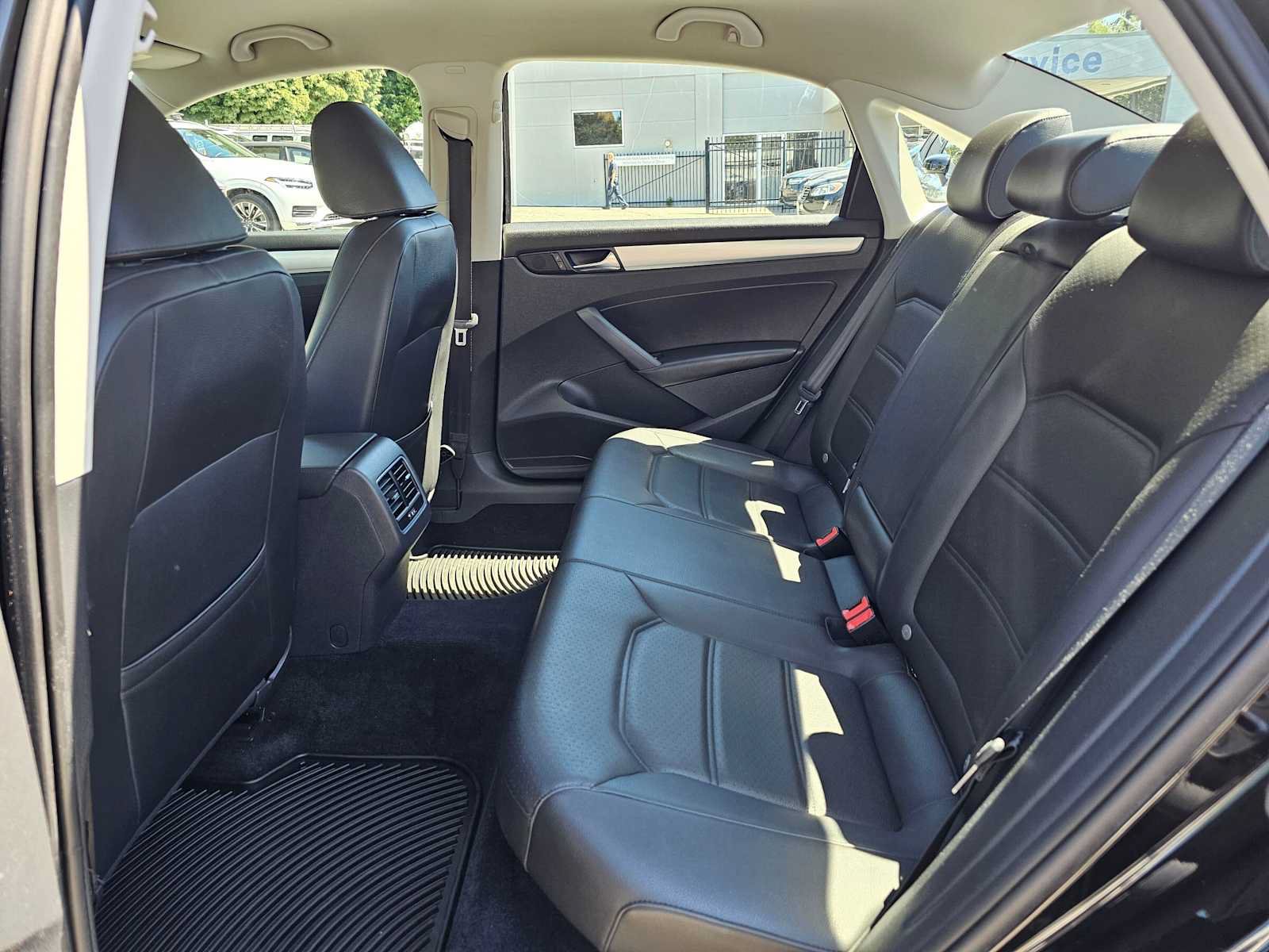 Used 2013 Volkswagen Passat 2.5 SE FWD image 16