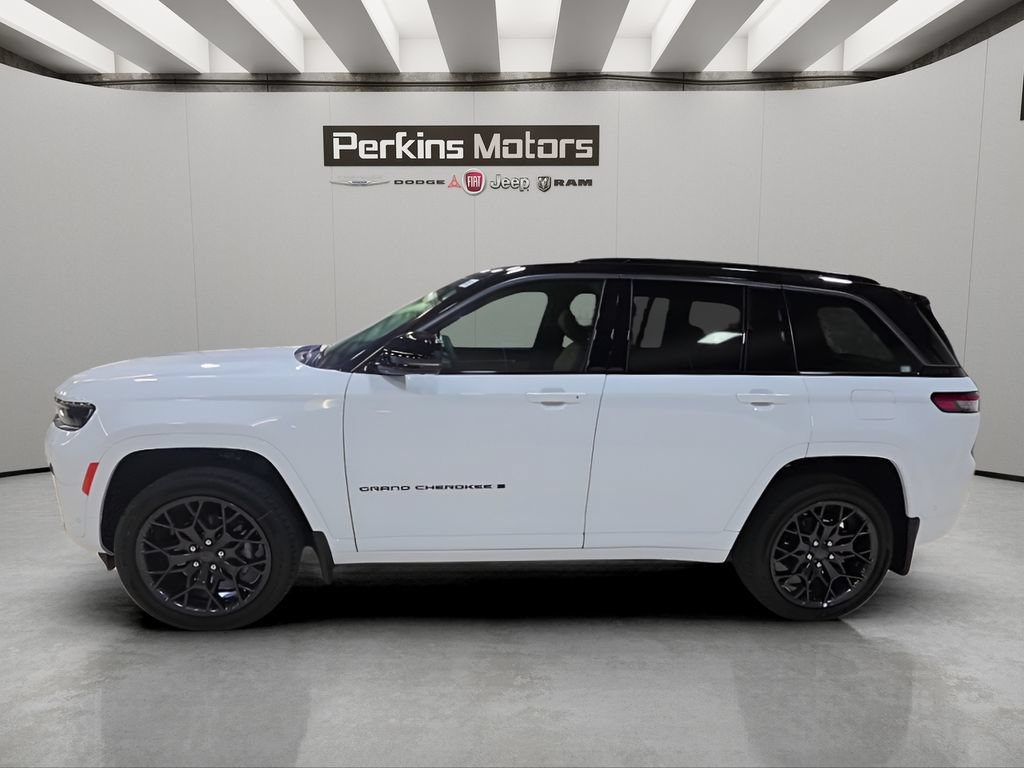 New 2026 Jeep Grand Cherokee Summit w/ Obsidian Package AWD/4WD image 2