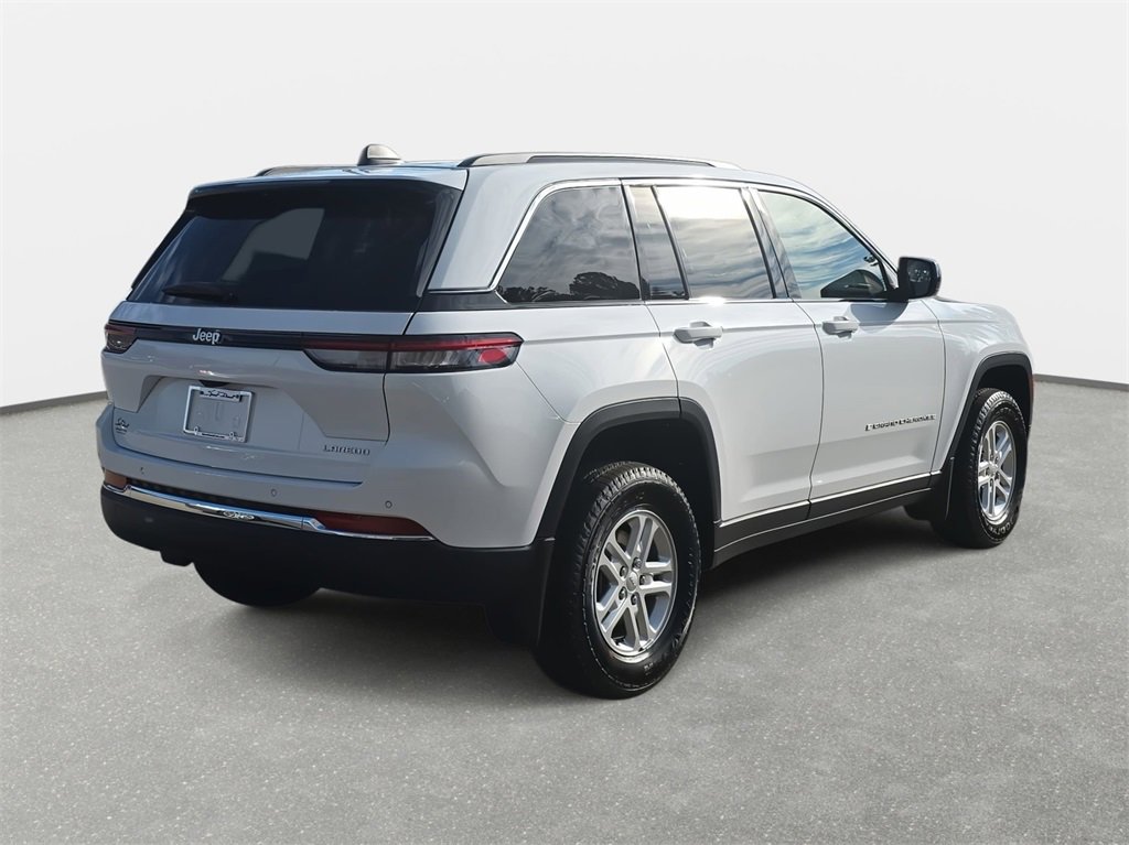 New 2025 Jeep Grand Cherokee Laredo image 5