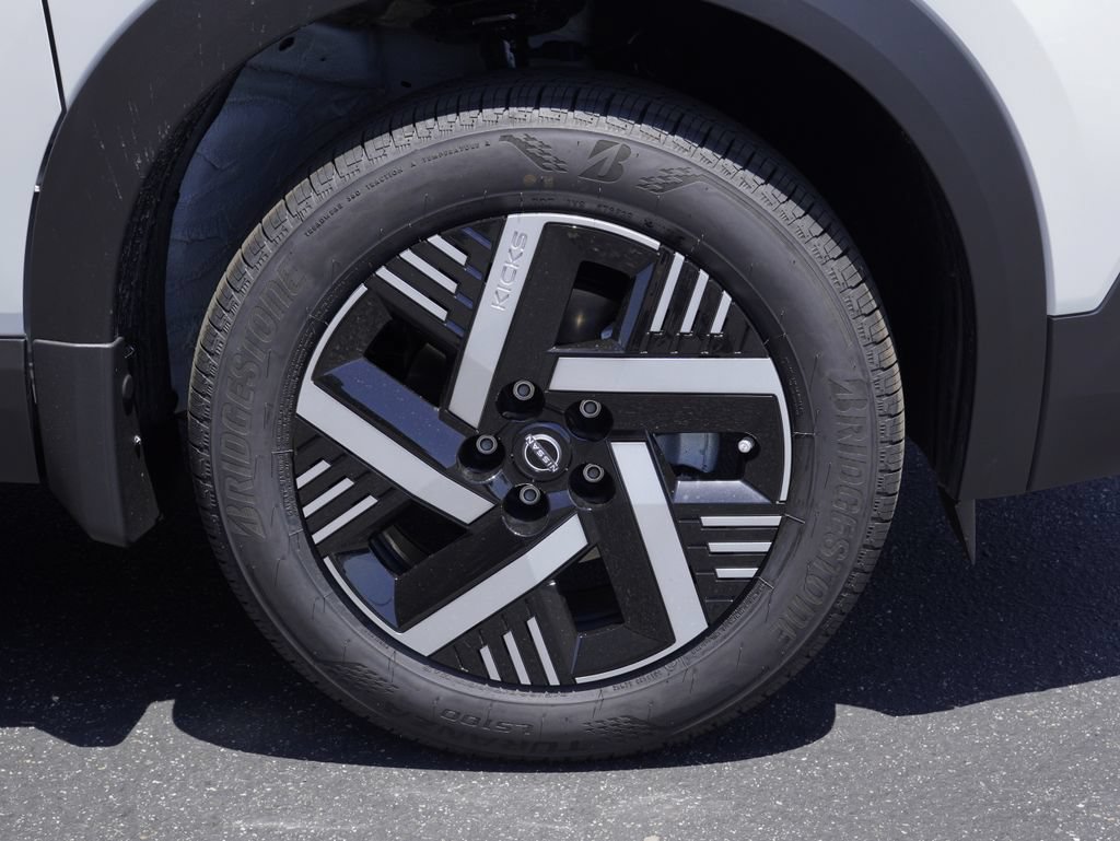 New 2026 Nissan Kicks SV FWD image 7