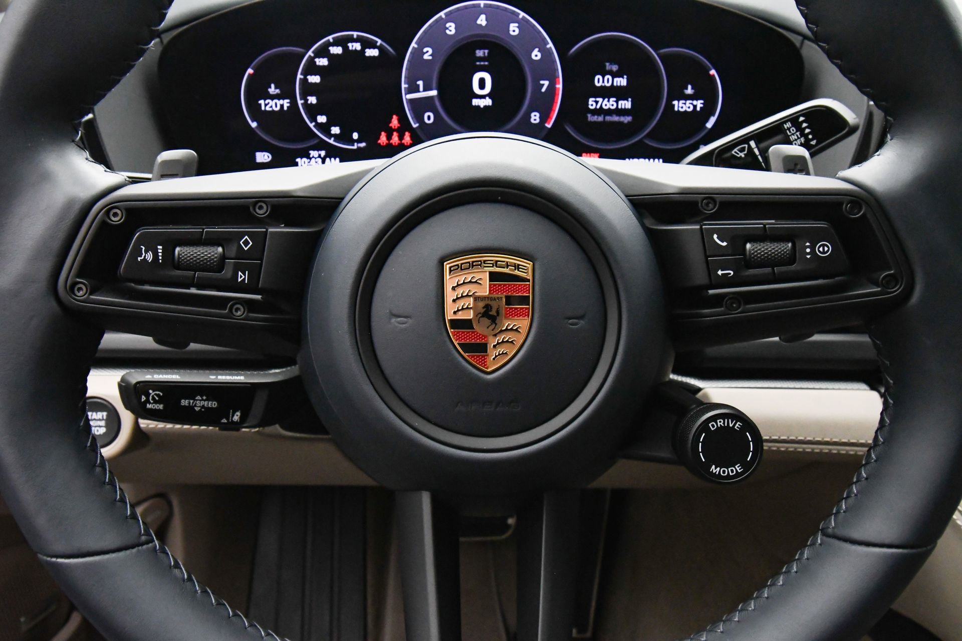 Used 2025 Porsche Panamera 4 image 37