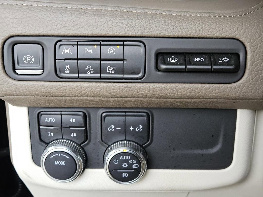 Used 2023 GMC Yukon Denali image 15