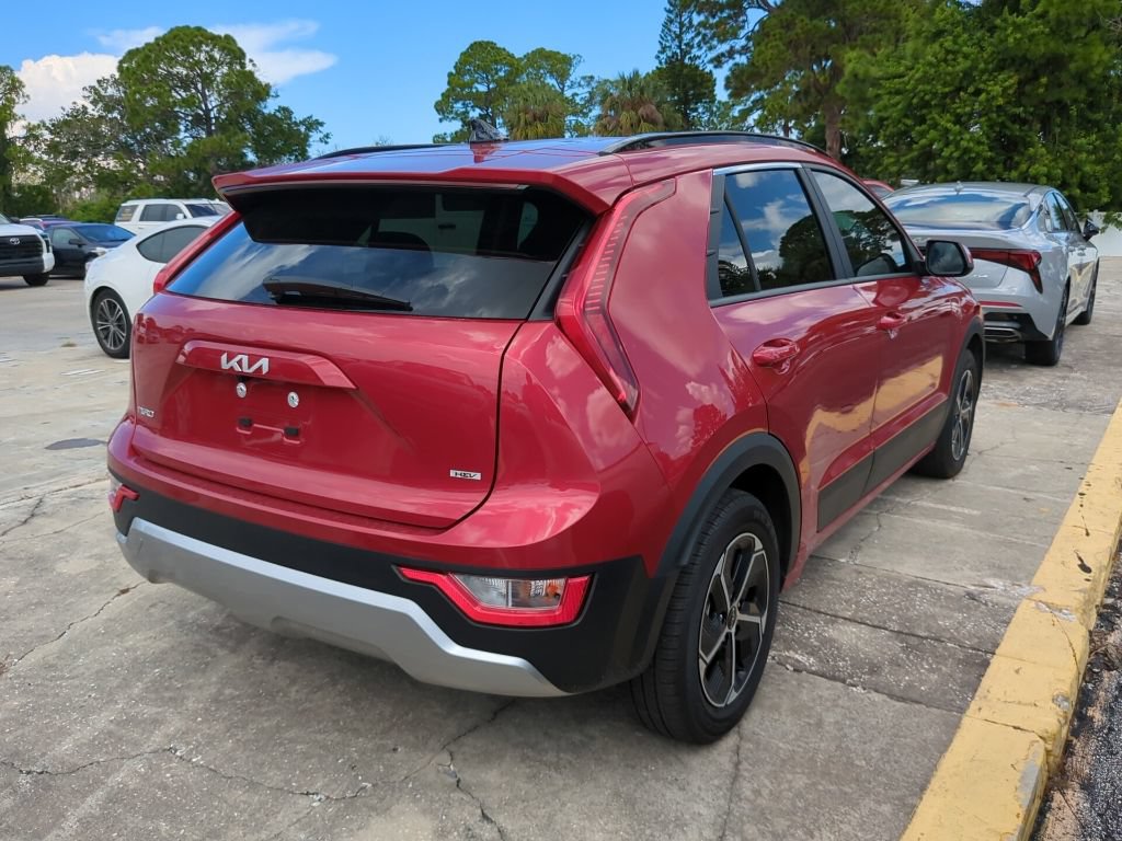Certified 2025 Kia Niro LX FWD image 15