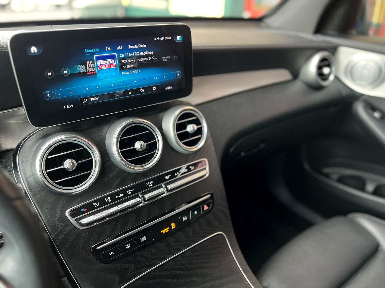 Used 2020 Mercedes-Benz GLC 300 4MATIC w/ Driver Assistance Package image 27