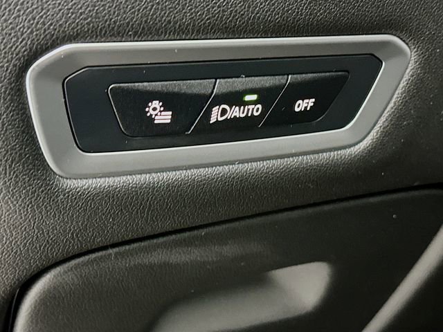 Used 2025 BMW X7 M60i w/ Executive Package image 11