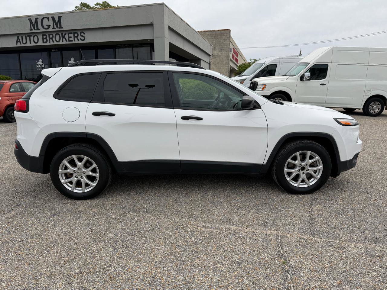 Used 2016 Jeep Cherokee Sport image 20
