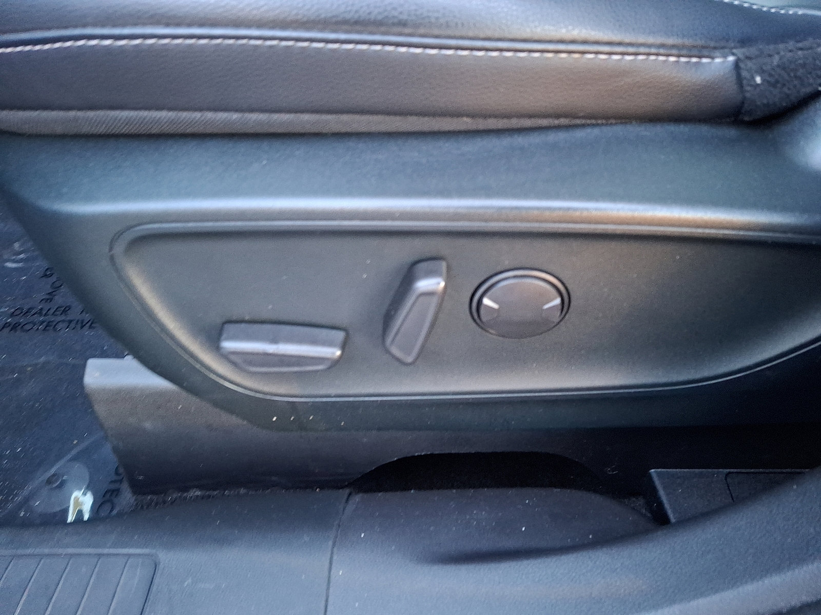 Certified 2022 Ford Escape Titanium image 15