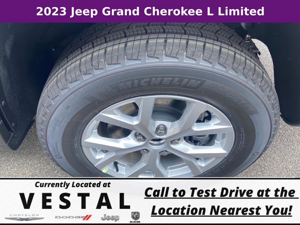 New 2023 Jeep Grand Cherokee L Limited image 38