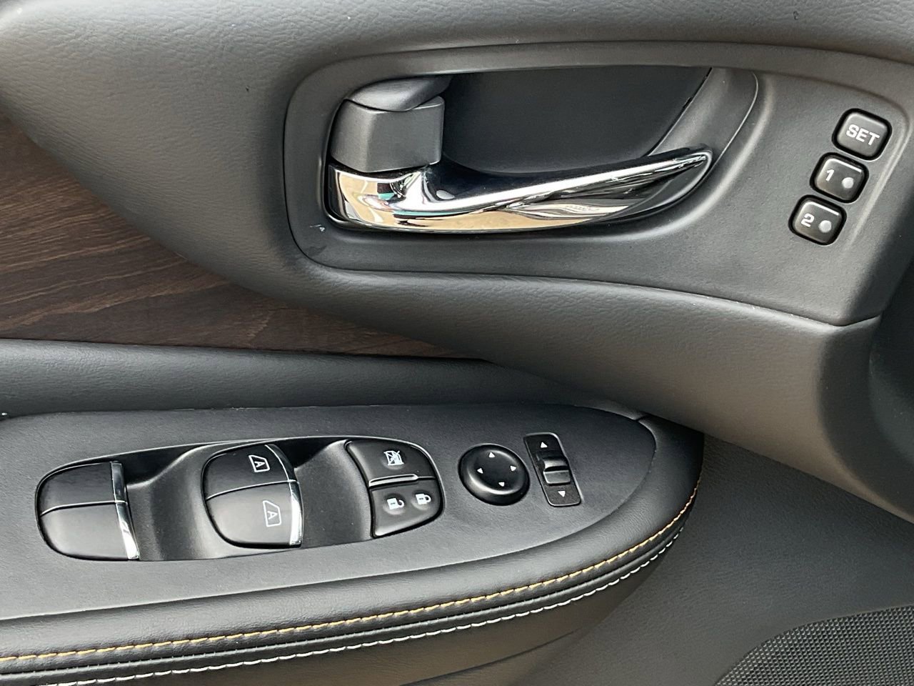 Used 2023 Nissan Murano Platinum w/ Cargo Package image 12